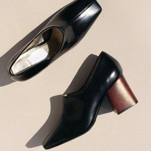 Suzanne Rae Black Pump with Wood Heel Sz 36